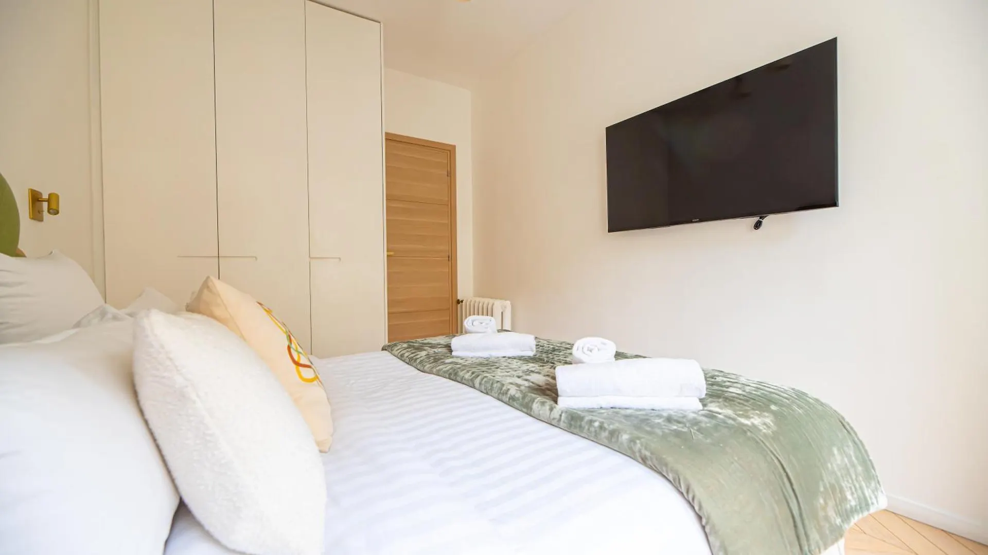 Luxury Flat Eiffel Tower View Apartment Paris 0*,  France