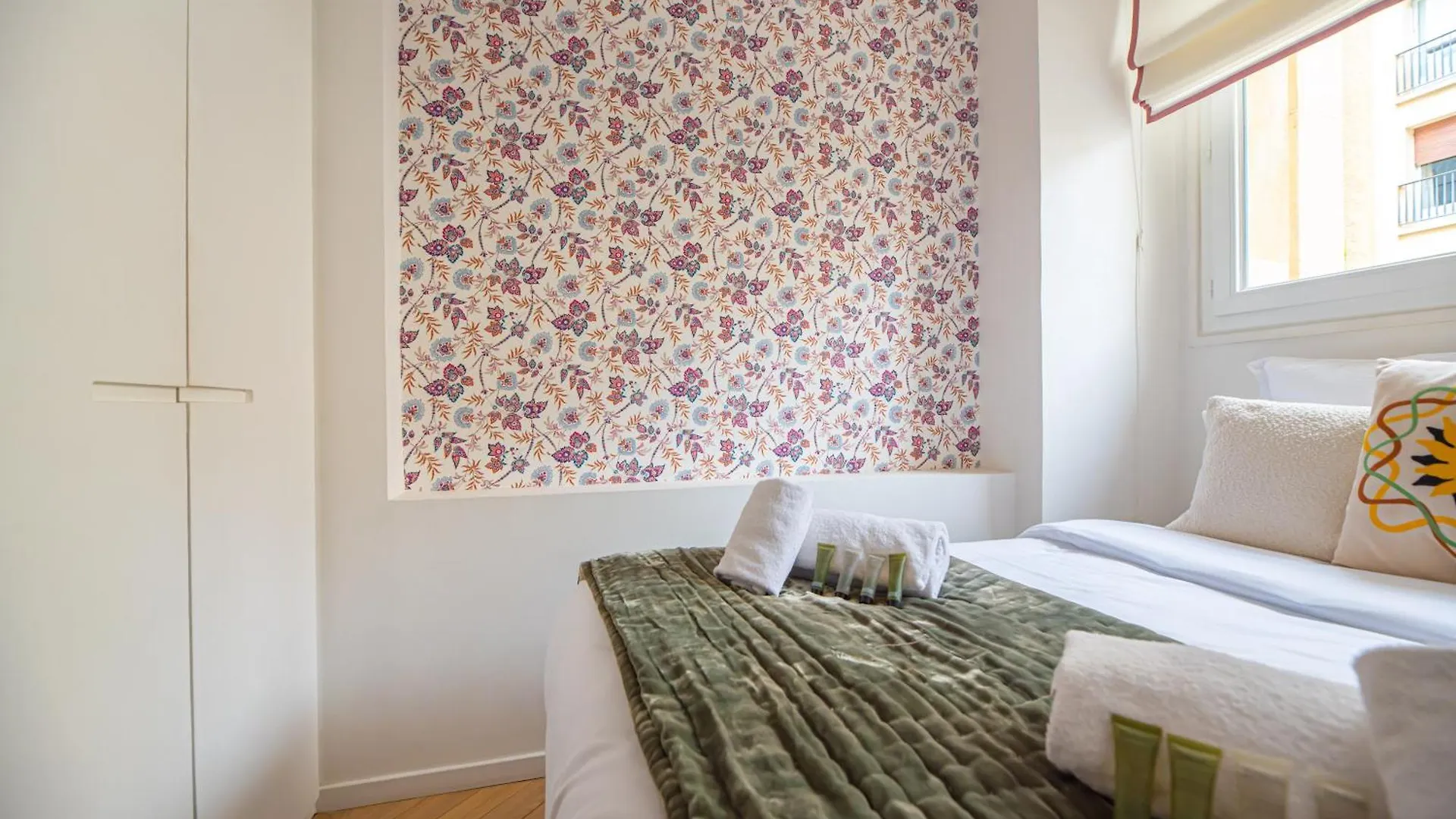 Luxury Flat Eiffel Tower View Apartment Paris